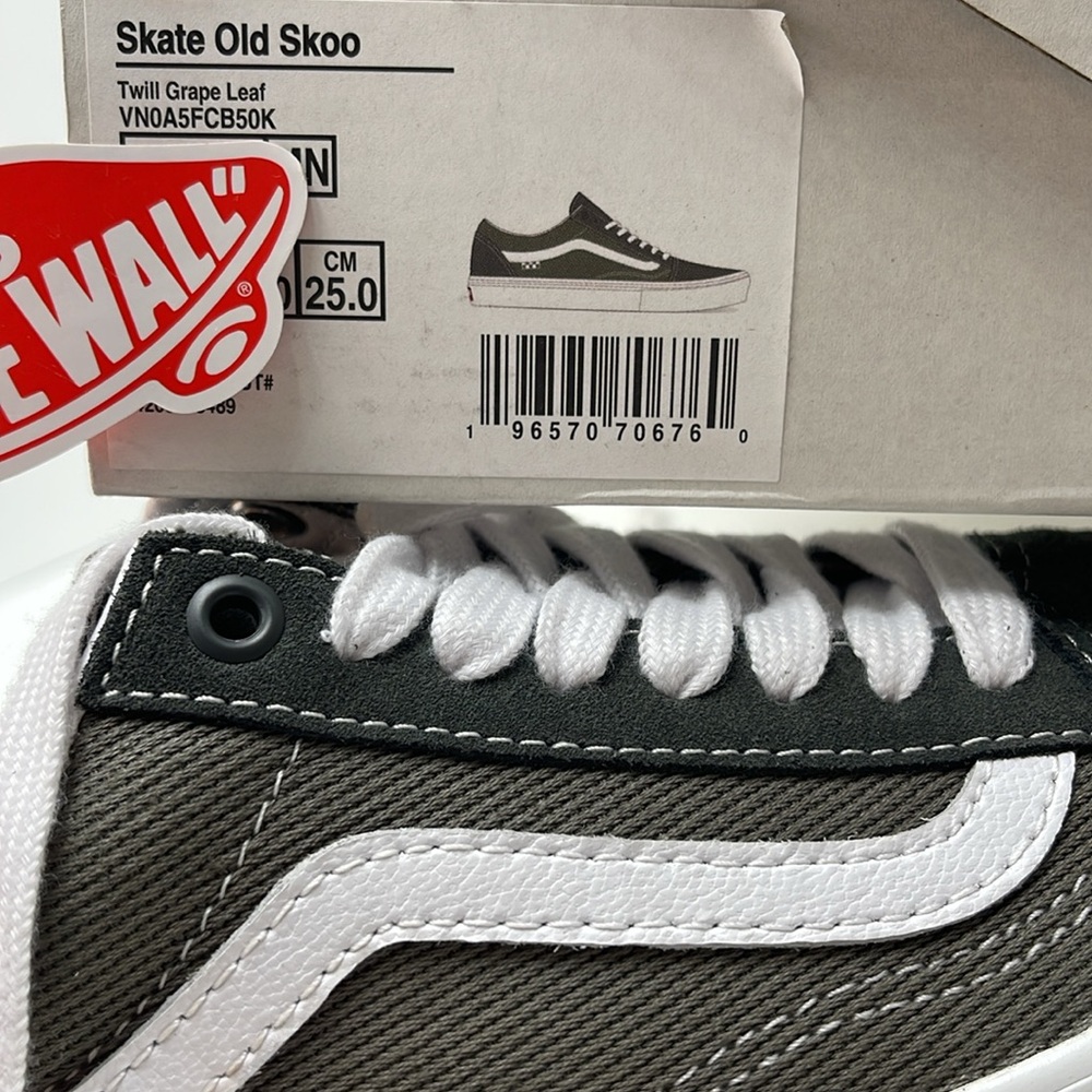 Vans WMNS Skate Old Skool 
Twill Grape Leaf
VN0A5FCB50K
SNEAKERS - Picture 16 of 16